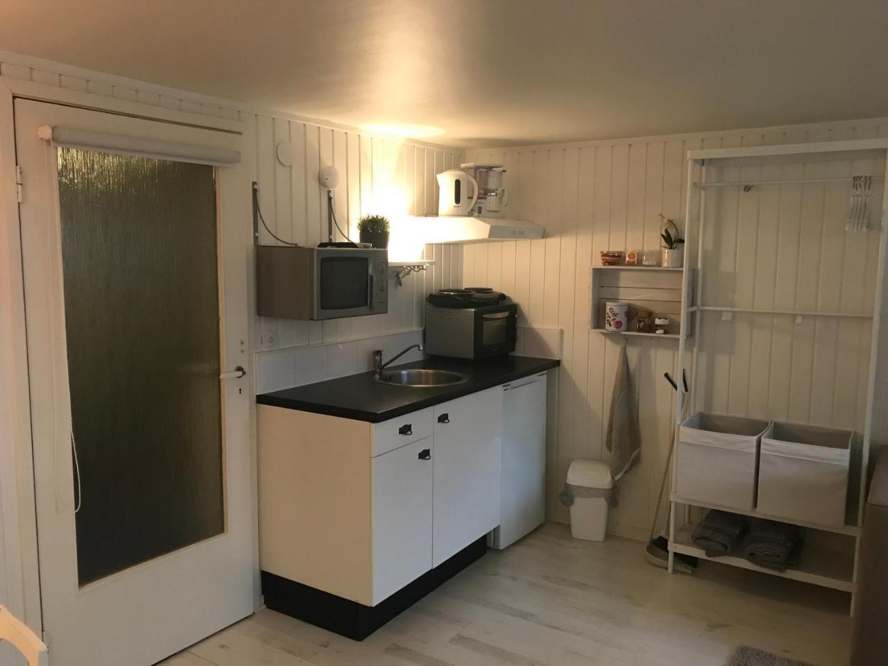 Room With Pentry, Separate Entrance, No Cardpayment Gränna Exteriör bild